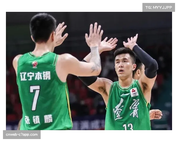 魔术热火东部第五六名胶着 两队近期连胜势头正盛